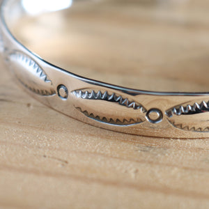 
                  
                    Load image into gallery viewer 【NORTH WORKS】Native Stamp Bangle BR-8463
                  
                