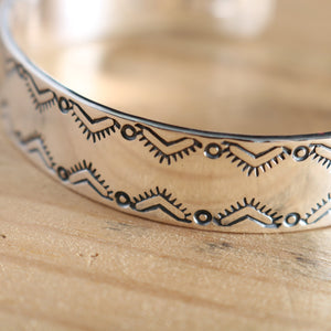 
                  
                    Load image into gallery viewer 【NORTH WORKS】Geometry Stamp Bangle BR-8464
                  
                