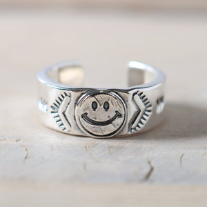 
                  
                    Load image into gallery viewer 【NORTH WORKS】Smile C-Type Ring BR-6005W
                  
                