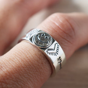 
                  
                    Load image into gallery viewer 【NORTH WORKS】Smile C-Type Ring BR-6005W
                  
                