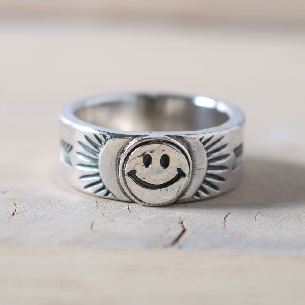 
                  
                    Load image into gallery viewer 【NORTH WORKS】Smile The Sun Ring BR-6006W
                  
                