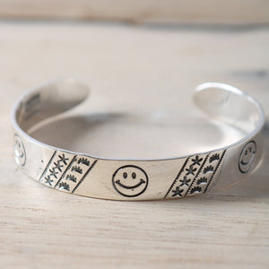 
                  
                    Load image into gallery viewer 【NORTH WORKS】Smile Stamp Bangle BR-8007W
                  
                
