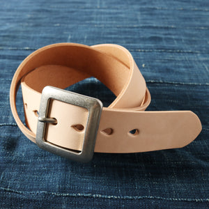 
                  
                    Load image into gallery viewer 【Himeji Leather】Garrison Buckle 40mm Leather Belt【Natural Leather】LE-4345
                  
                
