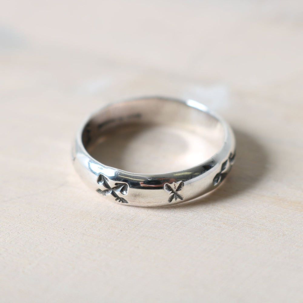 
                  
                    Load image into gallery viewer 【NORTH WORKS】Crossed Arrow Ring BR-6001W
                  
                