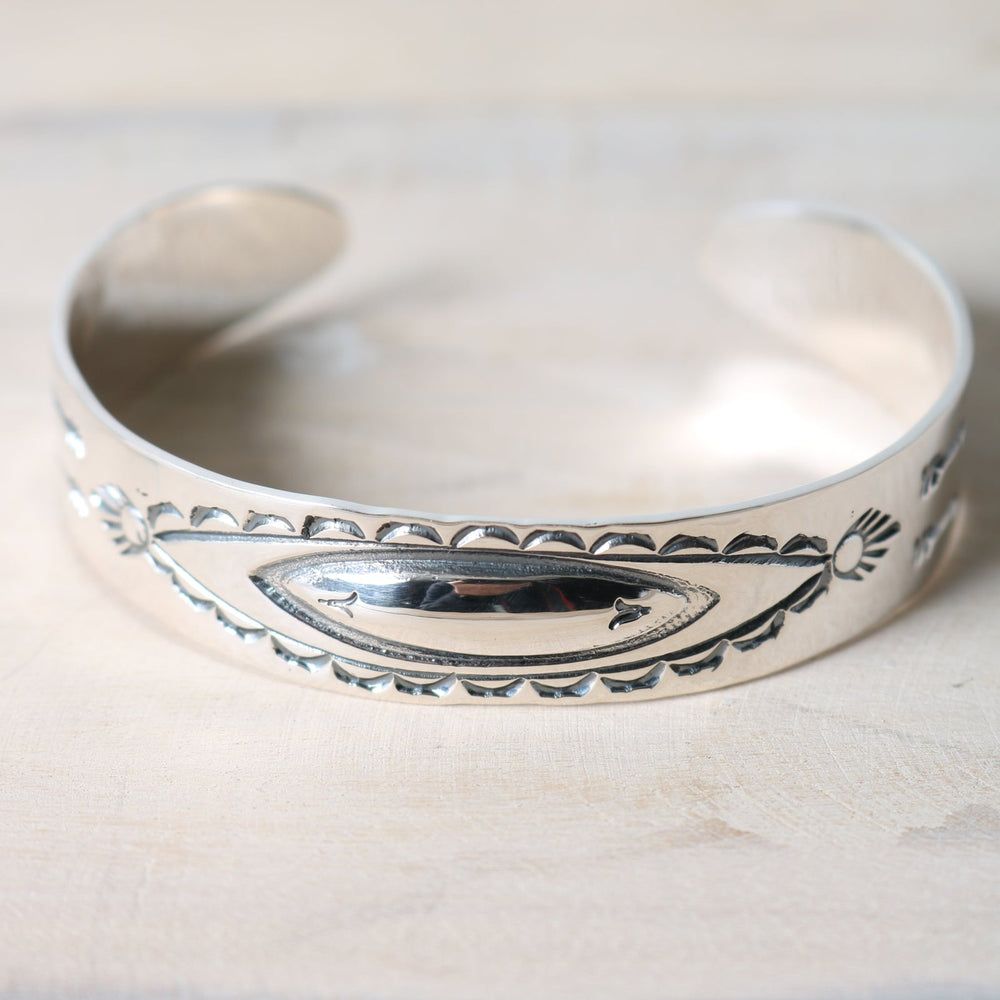 
                  
                    Load image into gallery viewer 【NORTH WORKS】Big Eye Bangle BR-8011W
                  
                