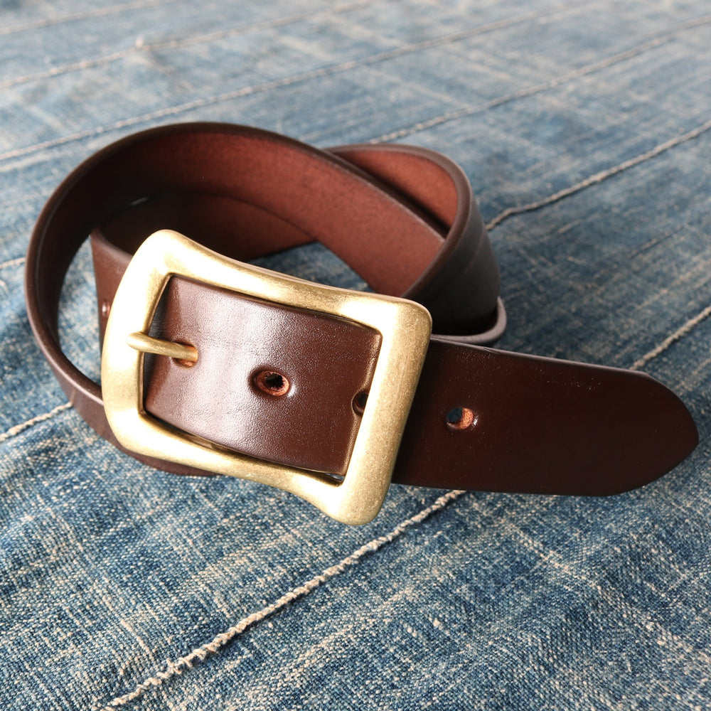 
                  
                    Load image into gallery viewer 【Tochigi leather】Big Buckle 40mm Leather Belt 【Gold Color Buckle】LE-3055
                  
                