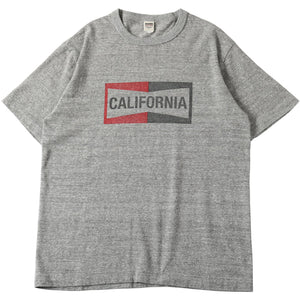 
                  
                    Load image into gallery viewer “STANDARD” TSURIAMI Crew Neck Print T-Shirt【CALIFORNIA】BR-25002
                  
                
